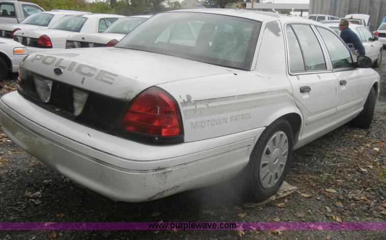 image for item D4973 2006 Ford Crown Victoria Police Interceptor