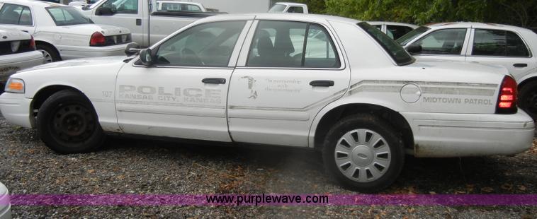 image for item D4973 2006 Ford Crown Victoria Police Interceptor