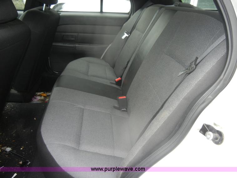 image for item D4973 2006 Ford Crown Victoria Police Interceptor