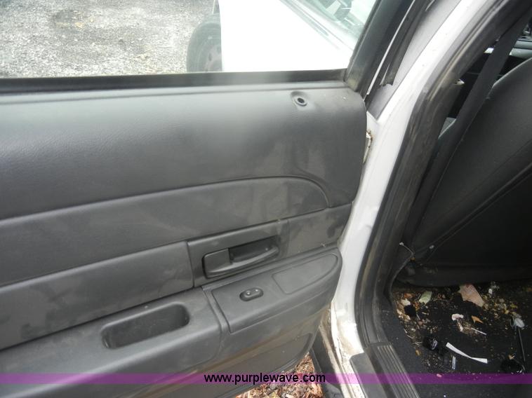 image for item D4973 2006 Ford Crown Victoria Police Interceptor