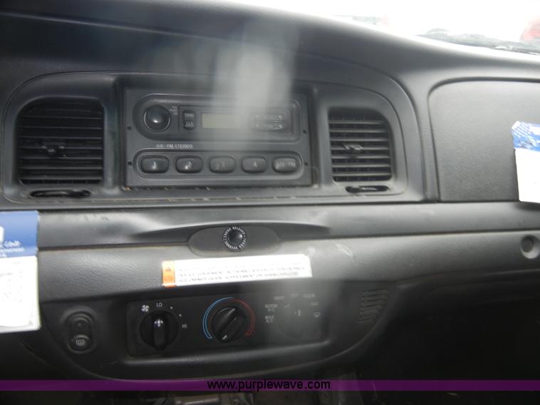 image for item D4973 2006 Ford Crown Victoria Police Interceptor