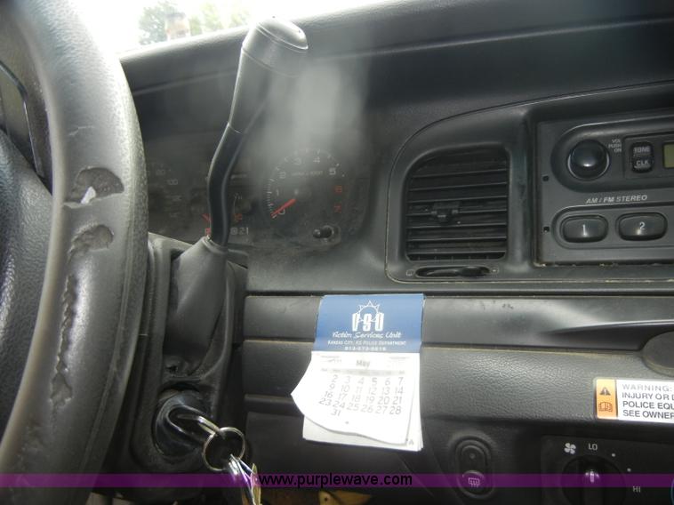 image for item D4973 2006 Ford Crown Victoria Police Interceptor