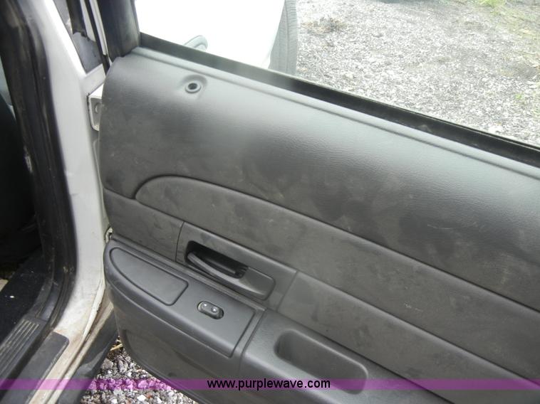 image for item D4973 2006 Ford Crown Victoria Police Interceptor