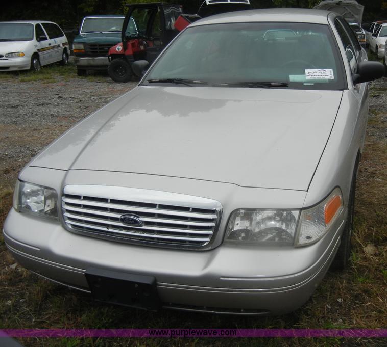 image for item D4981 2005 Ford Crown Victoria Police Interceptor