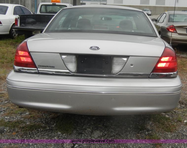 image for item D4981 2005 Ford Crown Victoria Police Interceptor