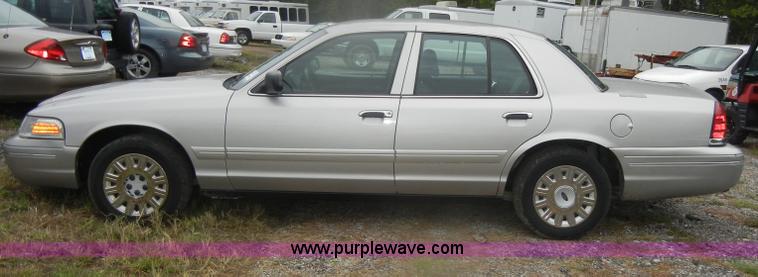 image for item D4981 2005 Ford Crown Victoria Police Interceptor