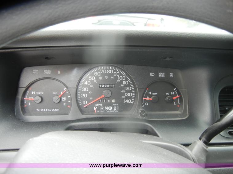 image for item D4981 2005 Ford Crown Victoria Police Interceptor