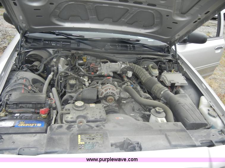 image for item D4981 2005 Ford Crown Victoria Police Interceptor