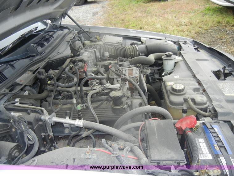 image for item D4981 2005 Ford Crown Victoria Police Interceptor