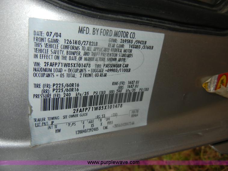 image for item D4981 2005 Ford Crown Victoria Police Interceptor