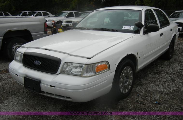 image for item D4983 2005 Ford Crown Victoria Police Interceptor