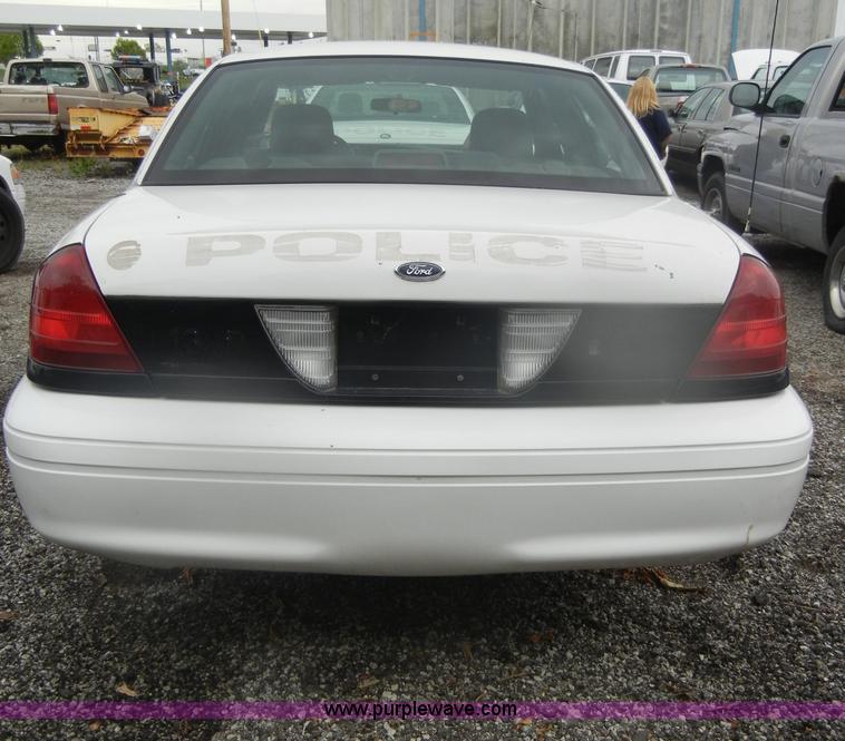 image for item D4983 2005 Ford Crown Victoria Police Interceptor