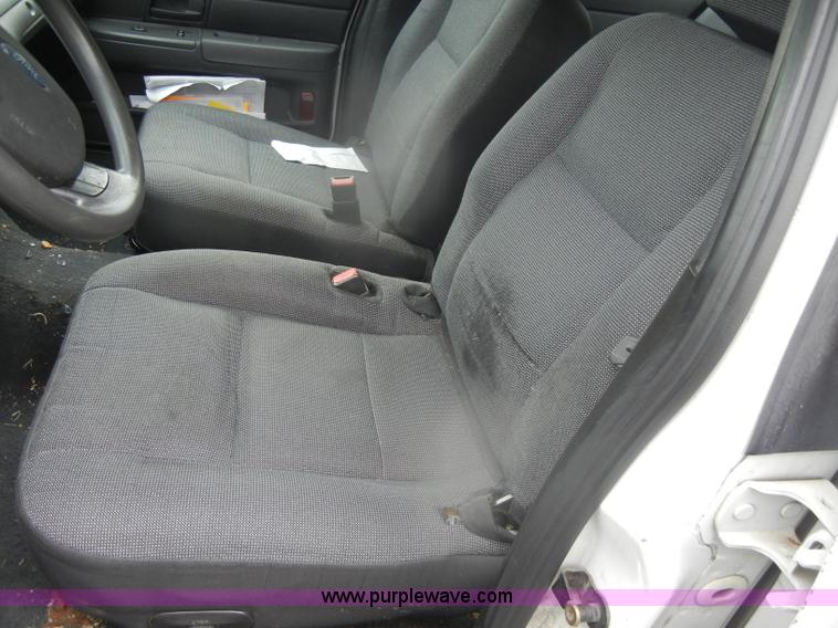 image for item D4983 2005 Ford Crown Victoria Police Interceptor