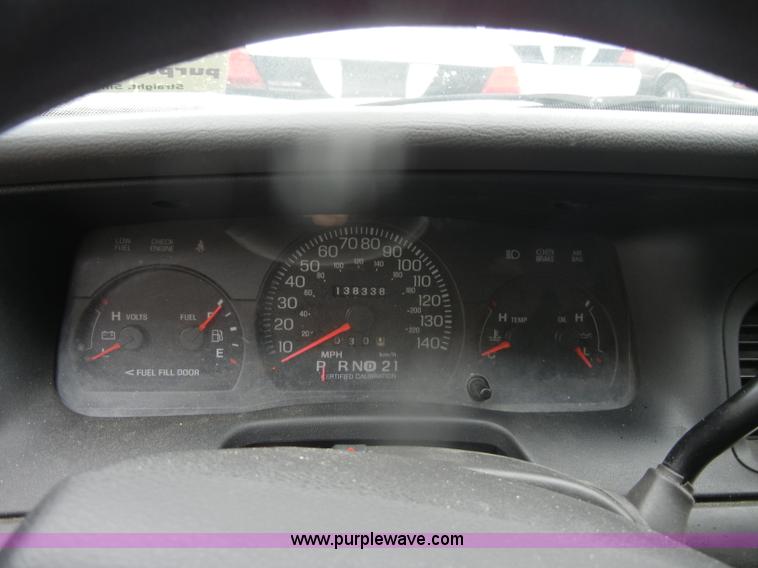 image for item D4983 2005 Ford Crown Victoria Police Interceptor