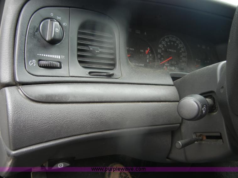 image for item D4983 2005 Ford Crown Victoria Police Interceptor