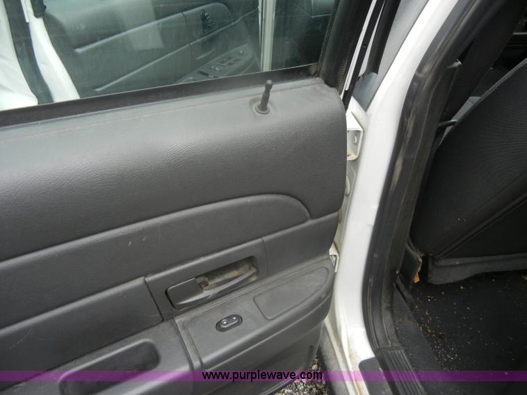 image for item D4983 2005 Ford Crown Victoria Police Interceptor