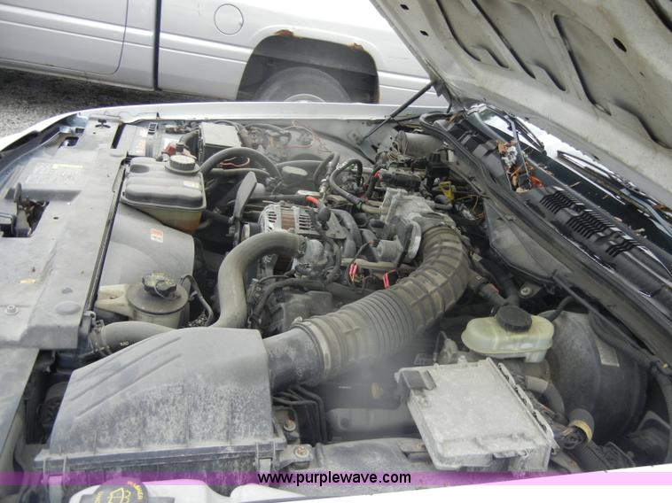 image for item D4983 2005 Ford Crown Victoria Police Interceptor