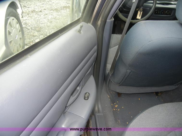 image for item D4985 2002 Ford Crown Victoria Police Interceptor