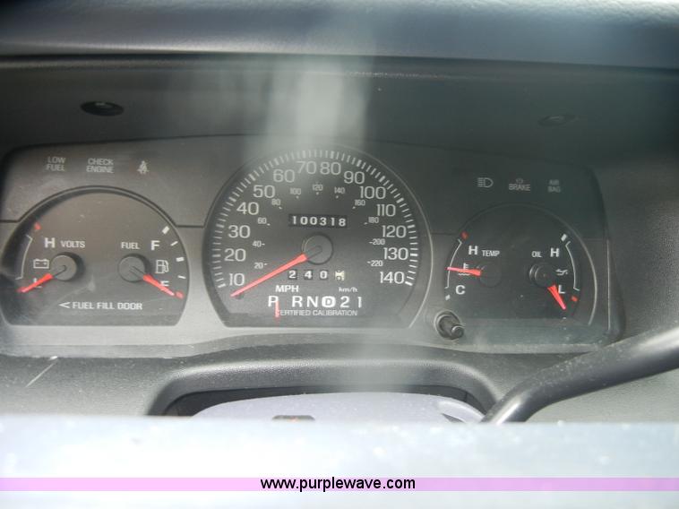 image for item D4985 2002 Ford Crown Victoria Police Interceptor