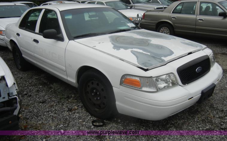 image for item D4989 2008 Ford Crown Victoria Police Interceptor