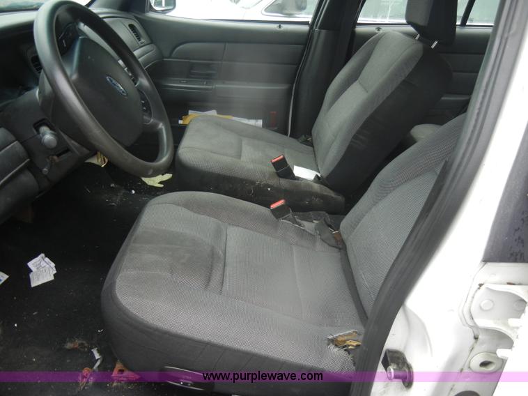 image for item D4989 2008 Ford Crown Victoria Police Interceptor