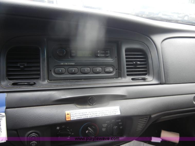 image for item D4989 2008 Ford Crown Victoria Police Interceptor