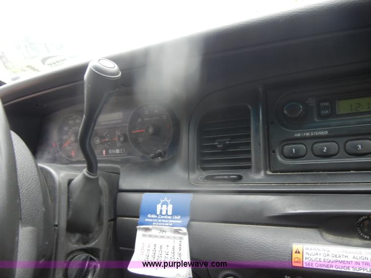 image for item D4989 2008 Ford Crown Victoria Police Interceptor