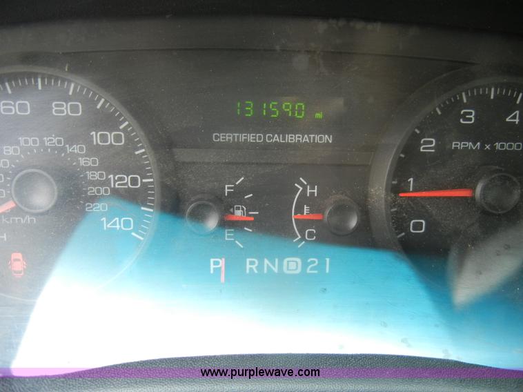 image for item D4989 2008 Ford Crown Victoria Police Interceptor