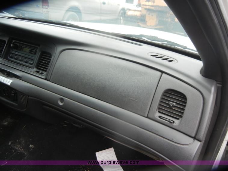 image for item D4989 2008 Ford Crown Victoria Police Interceptor