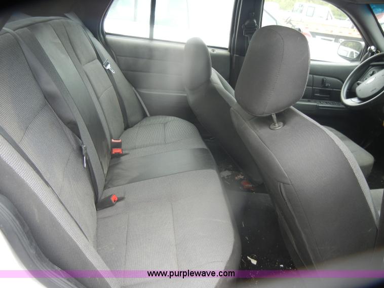 image for item D4989 2008 Ford Crown Victoria Police Interceptor