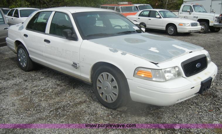 image for item D4990 2006 Ford Crown Victoria Police Interceptor