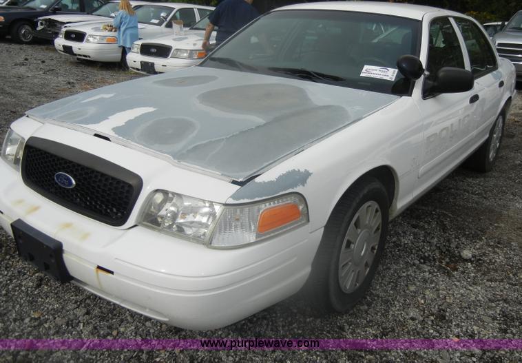 image for item D4990 2006 Ford Crown Victoria Police Interceptor