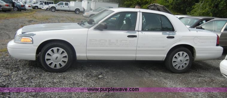image for item D4990 2006 Ford Crown Victoria Police Interceptor