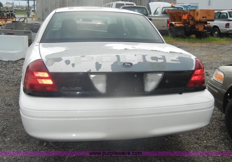 image for item D4990 2006 Ford Crown Victoria Police Interceptor
