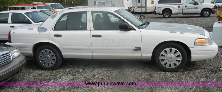 image for item D4990 2006 Ford Crown Victoria Police Interceptor