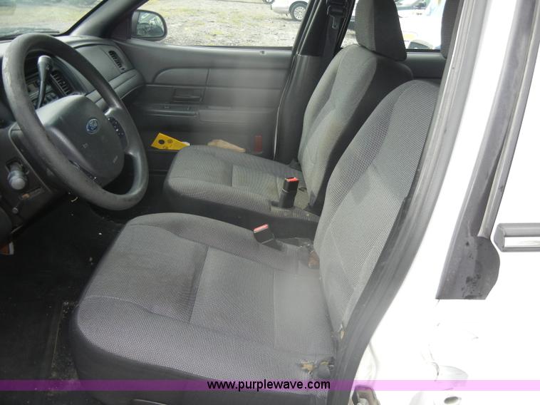 image for item D4990 2006 Ford Crown Victoria Police Interceptor