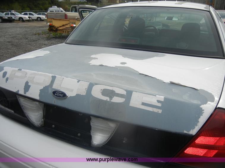 image for item D4990 2006 Ford Crown Victoria Police Interceptor