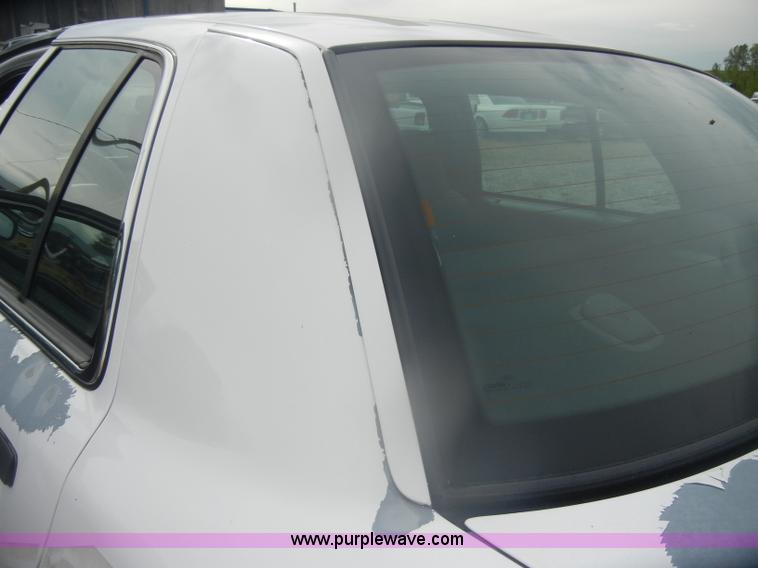 image for item D4990 2006 Ford Crown Victoria Police Interceptor