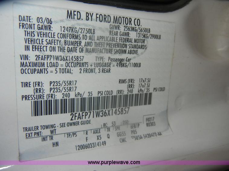 image for item D4990 2006 Ford Crown Victoria Police Interceptor