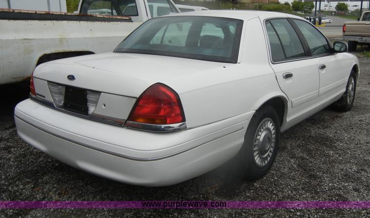 image for item D4992 2000 Ford Crown Victoria Police Interceptor