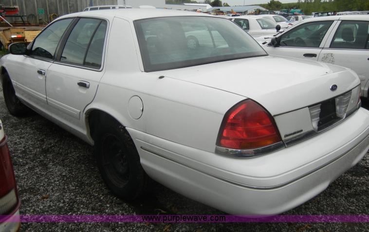 image for item D4992 2000 Ford Crown Victoria Police Interceptor