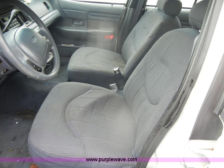 image for item D4992 2000 Ford Crown Victoria Police Interceptor