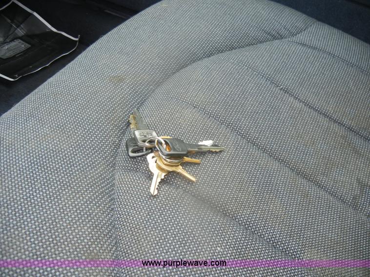 image for item D4992 2000 Ford Crown Victoria Police Interceptor