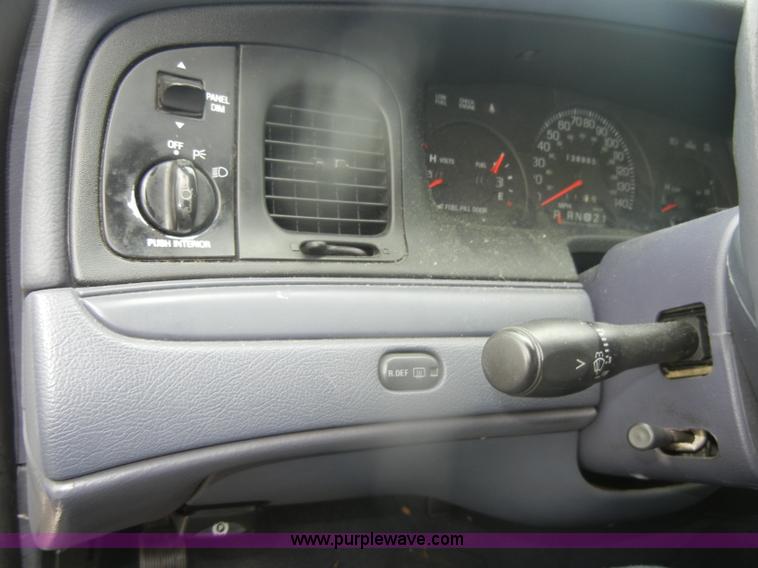 image for item D4992 2000 Ford Crown Victoria Police Interceptor