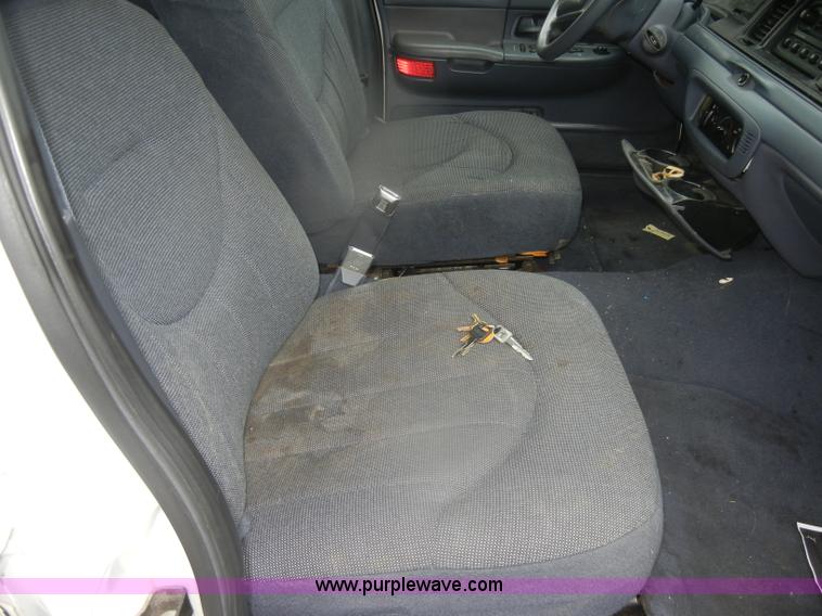 image for item D4992 2000 Ford Crown Victoria Police Interceptor