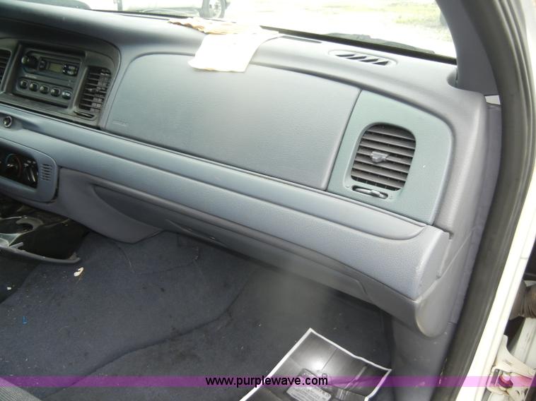 image for item D4992 2000 Ford Crown Victoria Police Interceptor