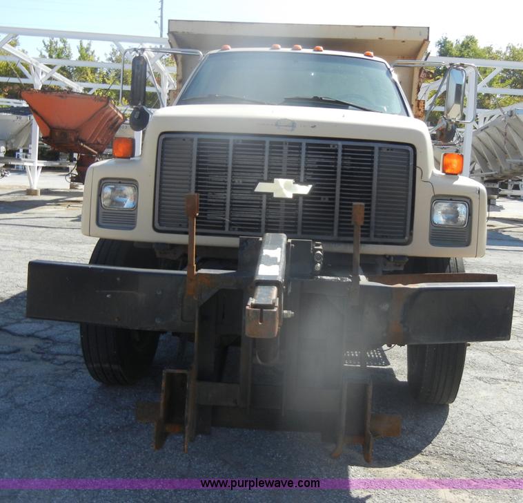 image for item D4993 1999 Chevrolet C8500 dump truck