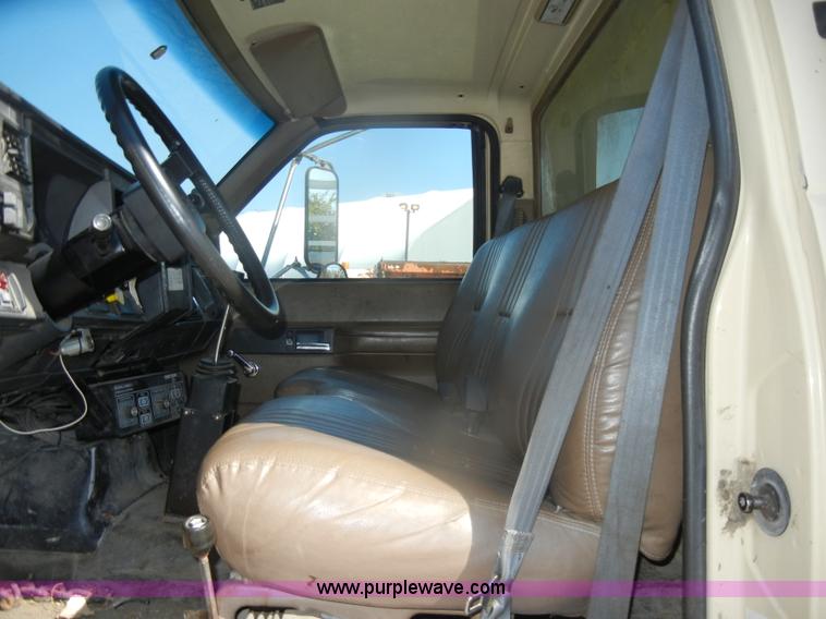 image for item D4993 1999 Chevrolet C8500 dump truck