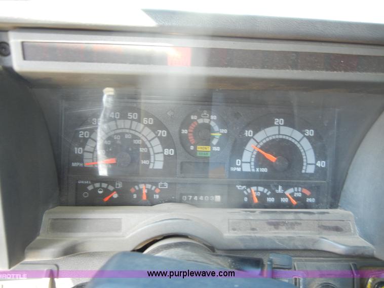 image for item D4993 1999 Chevrolet C8500 dump truck