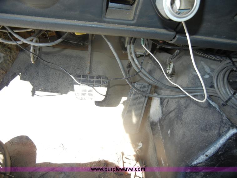 image for item D4993 1999 Chevrolet C8500 dump truck